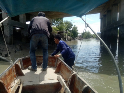 ไฟล์แนบ กปภ.สาขาสมุทรสงคราม ลงพื้นที่แก้ปัญหาน้ำไหลอ่อน-ไม่ไหล บริเวณ หมู่ที่ 4 , หมู่ที่ 5 และ หมู่ที่ 7 ต.คลองโคน อ.เมือง