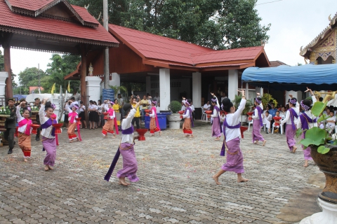 ไฟล์แนบ เข้าร่วมพิธีถวายต้นเทียนพรรษา