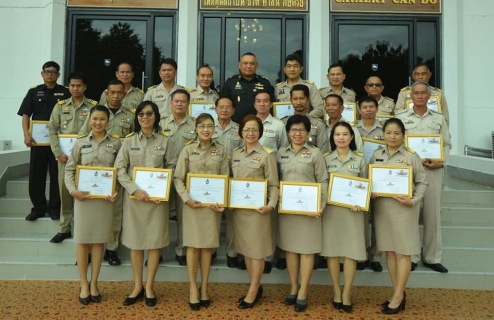 ไฟล์แนบ ผจก.กปภ.สาขาเด่นชัย รับมอบเครื่องหมายมวลชนสัมพันธ์กองทับบก ในฐานะผู้ให้การช่วยเหลือ ทำคุณประโยชน์ สนับสนุน การปฏิบัติงานของราชการทหาร จนเกิดผลดีต่อกองทัพบกและประเทศชาติ