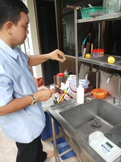 ไฟล์แนบ กปภ.สาขาสมุทรสงคราม ลงพื้นที่สุ่มตรวจคุณภาพน้ำประปา