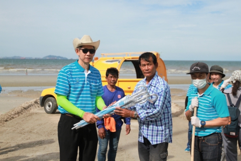 ไฟล์แนบ กปภ.เขต ๑ จัดกิจกรรม CSR เก็บขยะชายหาดบางแสน