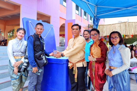 ไฟล์แนบ กปภ.สาขาปทุมธานี สนับสนุนน้ำดื่ม กปภ. โครงการ 250 ปี ตามรอยกองเรือยกพลขึ้นบกสมเด็จพระเจ้าตากสินมหาราช จากจันทบุรีสู่อยุธยา จังหวัดปทุมธานี 