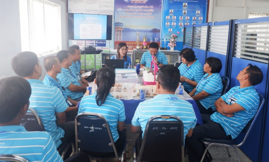 ไฟล์แนบ กปภ.สาขาพนมทวน ต้อนรับคณะศึกษาดูงานศูนย์ราชการสะดวก (GECC) จาก กปภ.สาขาเลาขวัญ