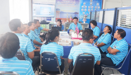 ไฟล์แนบ กปภ.สาขาพนมทวน ต้อนรับคณะศึกษาดูงานศูนย์ราชการสะดวก (GECC) จาก กปภ.สาขาเลาขวัญ
