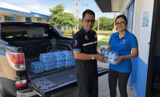 ไฟล์แนบ กปภ.สาขาพนมทวน ร่วมสนับสนุนน้ำดื่มบรรจุขวดตราสัญลักษณ์ กปภ.ให้กับชมรมกีฬาอาวุโส VIP-พนมทวน