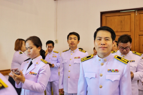 ไฟล์แนบ กปภ.สาขาปทุมธานี ร่วมพิธีถวายพานพุ่มราชสักการะ ถวายราชสดุดี ถวายบังคม และทำบุญตักบาตรเนื่องในวันชาติ และวันพ่อแห่งชาติ