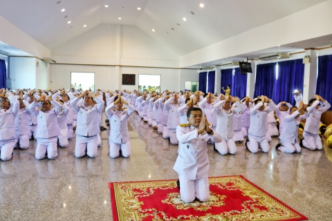 ไฟล์แนบ กปภ.สาขาปทุมธานี ร่วมพิธีถวายพานพุ่มราชสักการะ ถวายราชสดุดี ถวายบังคม และทำบุญตักบาตรเนื่องในวันชาติ และวันพ่อแห่งชาติ