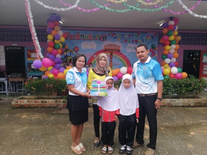 ไฟล์แนบ กปภ.สาขารือเสาะ สนับสนุนของรางวัลให้กับเด็กที่เข้าร่วมงานวันเด็กแห่งชาติ ประจำปี 2562 