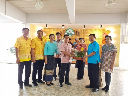 ไฟล์แนบ กปภ.สาขาสุพรรณบุรี กปภ.สาขาสุพรรณบุรี ร่วมกิจกรรมเลี้ยงอาหารกลางวันแก่น้องๆนักเรียนศูนย์การศึกษาพิเศษ เขต 5 จังหวัดสุพรรณบุรี โดยมีนายนิมิต วันไชยธนวงศ์ ผู้ว่าราชการจังหวัดสุพรรณบุรี พร้อมด้วยหัวหน้าส่วนราชการ ร่วมกิจกรรมเลี้ยงอาหารกลางวันแก่น้องๆ นักเรียนศูนย์การศึกษาพิเศษ เขต 5 ซึ่งเป็นสถานศึกษาสำหรับให้บริการแก่เด็กพิการที่มีความบกพร่องทุกประเภท ในพื้นที่เขตการศึกษา 5 ได้แก่ จังหวัดราชบุรี กาญจนบุรี เพชรบุรี สมุทรสงคราม ประจวบคีรีขันธ์ และสุพรรณบุรี พร้อมทั้งเยี่ยมให้กำลังใจแก่ผู้ปกครอง และคณะครู เจ้าหน้าที่ผู้ปฏิบัติงานประจำศูนย์ฯ