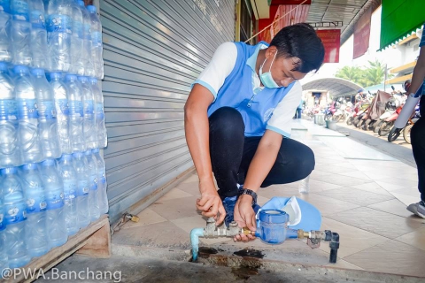 ไฟล์แนบ ประปาบ้านฉาง ลงพื้นที่เก็บความพึงพอใจลูกค้าตลาด กม.10 ตรวจสอบมาตรวัดน้ำให้ฟรี พร้อมชวนสแกน QR โค้ด รับข่าวสาร