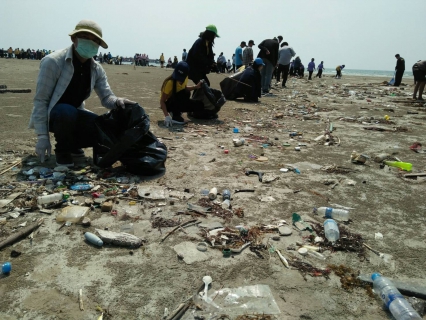 ไฟล์แนบ การประปาส่วนภูมิภาคสาขาจันทบุรี   จัดกิจกรรม CSR เก็บขยะชายหาดเจ้าหลาว  พร้อมนำน้ำดื่มตราสัญลักษณ์ กปภ. มาให้บริการ