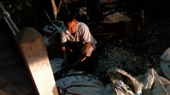 ไฟล์แนบ กปภ.สาขาสมุทรสงคราม ลงพื้นที่ตรวจสอบท่อแตกรั่วและแก้ไขปัญหาน้ำไม่ไหลพื้นที่ปลายท่อ