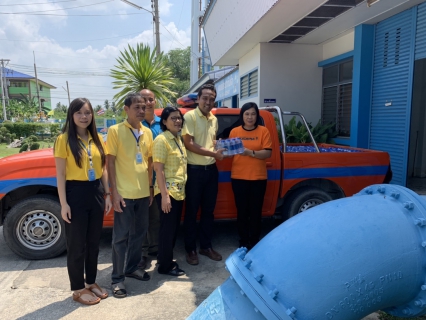 ไฟล์แนบ กปภ.สาขาสามพราน มอบน้ำดื่มบรรจุขวด ให้กับสำนักงานป้องกันและบรรเทาสาธารณภัยจังหวัดนครปฐม 