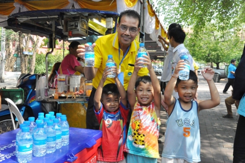 ไฟล์แนบ การประปาส่วนภูมิภาคเขต ๖ ร่วมพิธีเวียนเทียนสมโภชน้ำอภิเษก ณ  พระมหาธาตุแก่นนครอนุสรณ์สาธุชน วัดหนองแวงพระอารามหลวง ต.ในเมือง อ.เมือง จ.ขอนแก่น