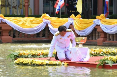 ไฟล์แนบ กปภ.สาขาสุรินทร์ ร่วมพิธีพลีกรรมตักน้ำจากแหล่งน้ำศักดิ์สิทธิ์ เพื่อประกอบพิธีทำน้ำอภิเษก เนื่องในพระราชพิธีบรมราชาภิเษกในหลวง ร.๑๐