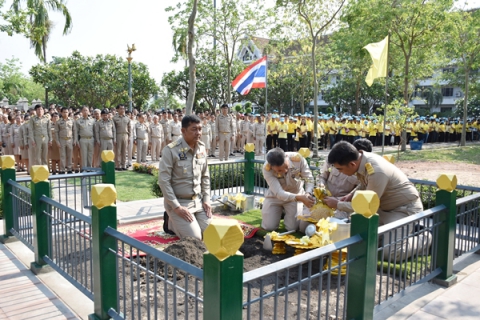 ไฟล์แนบ กปภ.สาขากำแพงเพชร  ร่วมการบำเพ็ญสาธารณประโยชน์ กิจกรรมจิตอาสา เราทำความ ดี ด้วยหัวใจ เนื่องในพิธีปลูกต้นไม้มงคลพระราชทาน (ต้นรวงผึ้งพระราชทานสมเด็จพระเจ้าอยู่หัว)