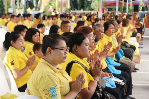 ไฟล์แนบ กปภ.สาขาภูเก็ต ร่วมพิธีเปิดกรวยถวายราชสักการะหน้าพระฉายาลักษณ์พระบาทสมเด็จพระเจ้าอยู่หัวฯ พิธีเจริญพระพุทธมนต์และทำบุญตักบาตร ในช่วงพระราชพิธีบรมราชาภิเษก