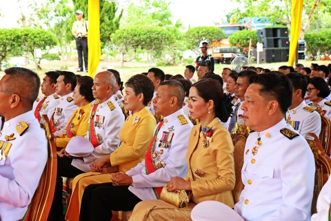 ไฟล์แนบ กปภ.สาขาชุมพร ร่วมพิธีถวายพระพรชัยมงคลในพระราชพิธี พระบรมราชาภิเษกและบริการน้ำดื่มตราสัญลักษณ์ กปภ. ณ ศูนย์ราชการจังหวัดชุมพร