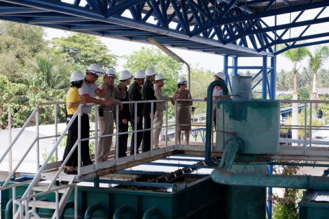 ไฟล์แนบ กปภ.สาขาสมุทรสงคราม ให้การต้อนรับ ผวจ.สมุทรสงคราม พร้อมคณะ ในการตรวจเยี่ยมติดตามความก้าวหน้าการแก้ไขปัญหาน้ำประปาไม่เพียงพอของ บจก.เอ็กคอมธารา