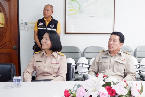 ไฟล์แนบ กปภ.สาขาสมุทรสงคราม ให้การต้อนรับ ผวจ.สมุทรสงคราม พร้อมคณะ ในการตรวจเยี่ยมติดตามความก้าวหน้าการแก้ไขปัญหาน้ำประปาไม่เพียงพอของ บจก.เอ็กคอมธารา