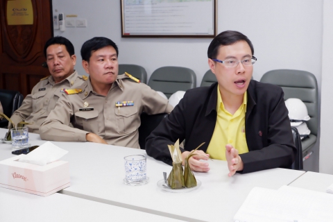 ไฟล์แนบ กปภ.สาขาสมุทรสงคราม ให้การต้อนรับ ผวจ.สมุทรสงคราม พร้อมคณะ ในการตรวจเยี่ยมติดตามความก้าวหน้าการแก้ไขปัญหาน้ำประปาไม่เพียงพอของ บจก.เอ็กคอมธารา