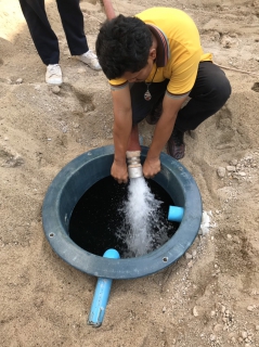 ไฟล์แนบ กปภ.สาขากำแพงเพชร ร่วมกับ ศูนย์ป้องกันและบรรเทาสาธารณภัยเขต 8 กำแพงเพชร นำรถออกแจกน้ำประปาแก้ปัญหาน้ำประปาไหลอ่อน