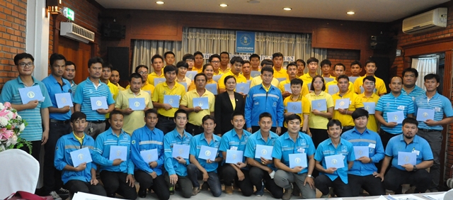 ไฟล์แนบ ผู้อำนวยการกองระบบจำหน่าย มอบใบประกาศผู้เข้าร่วมอบรมหลักสูตร มิสเตอร์ประปา รุ่นที่ ๑/๖๒  