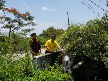 ไฟล์แนบ กปภ.สาขาสมุทรสงคราม ลงพื้นที่ตรวจสอบแรงดันน้ำ ตรวจเช็คแอร์วาล์ว ซ่อมท่อแตกรั่ว  เพื่อแก้ไขปัญหาน้ำไม่ไหลพื้นที่ปลายท่อ