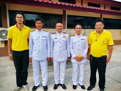 ไฟล์แนบ กปภ.สาขาเกาะพะงัน เข้าร่วมพิธีถวายเครื่องราชสักการะและจุดเทียนชัยถวายพระพรชัยมงคลสมเด็จพระเจ้าอยู่หัว เนื่องในวันเฉลิมพระชนมพรรษา ประจำปีพุทธศักราช ๒๕๖๒ 