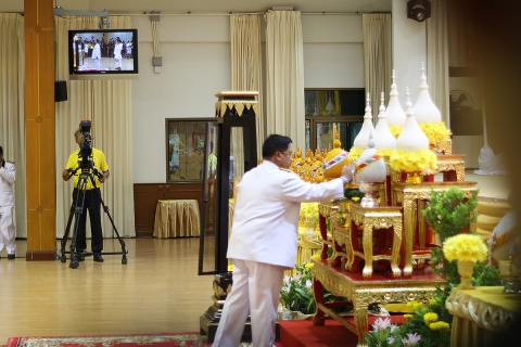 ไฟล์แนบ กปภ.สาขาอุบลราชธานี ร่วมพิธีถวายเครื่องราชสักการะ และพิธีจุดเทียนถวายพระพรชัยมงคล เนื่องในโอกาสวันเฉลิมพระชนมพรรษา พระบาทสมเด็จพระเจ้าอยู่หัว ประจำปี 2562