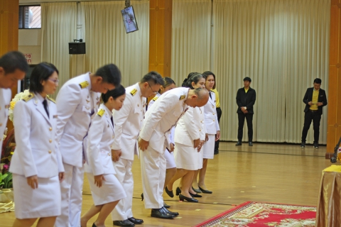 ไฟล์แนบ กปภ.สาขาอุบลราชธานี ร่วมพิธีถวายเครื่องราชสักการะ และพิธีจุดเทียนถวายพระพรชัยมงคล เนื่องในโอกาสวันเฉลิมพระชนมพรรษา พระบาทสมเด็จพระเจ้าอยู่หัว ประจำปี 2562