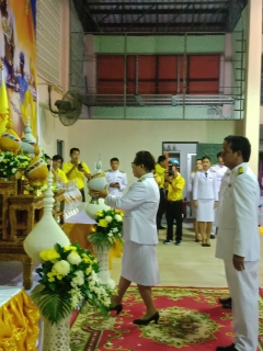 ไฟล์แนบ เข้าร่วมพิธีถวายเครื่องราชสักการะและพิธีจุดเทียนถวายพระพรชัยมงคล เนื่องในโอกาสวันเฉลิมพระชนมพรรษาพระบาทสมเด็จพระเจ้าอยู่หัว ประจำปีพุทธศักราช ๒๕๖๒