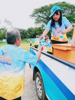 ไฟล์แนบ กปภ.สาขาขลุง มอบน้ำดื่มตราสัญลักษณ์ กปภ.บรรจุขวด
