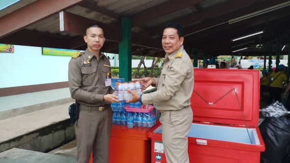 ไฟล์แนบ กปภ.สาขาสมุทรสงคราม  เข้าร่วมพิธีมอบสิ่งของพระราชทานเยี่ยมผู้สูงอายุ 111 ปี และมอบเครื่องเขียนพระราชทานแก่นักเรียน