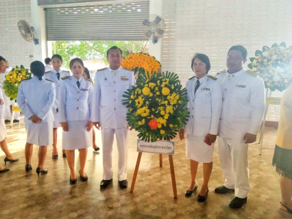 ไฟล์แนบ กปภ.สาขาไชยา เข้าร่วมพิธีทำบุญตักบาตร พระสงฆ์ และถวายพวงมาลา เพื่อบำเพ็ญกุศลและน้อมรำลึกเนื่องในวันคล้ายวันสวรรคต พระบาทสมเด็จพระบรมชนกาธิเบศร มหาภูมิพลอดุลยเดชมหาราช บรมนาถบพิตร 