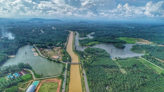 ไฟล์แนบ การประปาส่วนภูมิภาคสาขาชุมพร ร่วมกิจกรรมจิตอาสาร่วมพัฒนาปรับภูมิทัศน์ทำความสะอาดลำน้ำ คูคลองที่แก้มลิงหนองใหญ่