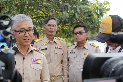 ไฟล์แนบ ผวจ.จันทบุรี นำคณะหัวหน้าส่วนราชการที่เกี่ยวข้อง ลงพื้นที่ติดตามสถานการณ์น้ำในลุ่มน้ำสาขาแม่น้ำจันทบุรี เตรียมพร้อมป้องกันภัยแล้งปี63 แนะการใช้น้ำทุกภาคส่วนอย่างรู้คุณค่าประหยัดและเผื่อแผ่แบ่งปัน