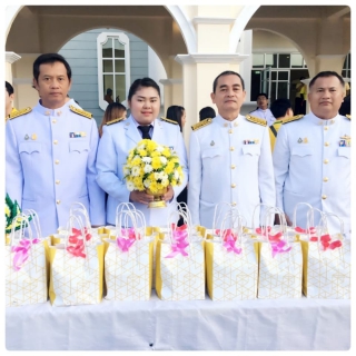 ไฟล์แนบ กปภ.สาขาพังงา เข้าร่วมพิธีวางพานพุ่มดอกไม้และถวายบังคม ณ ศูนย์ราชการจังหวัดพังงา