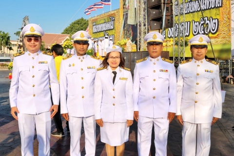 ไฟล์แนบ กปภ.สาขาปทุมธานี เข้าร่วมพิธีตักบาตร ถวายพานพุ่ม และถวายบังคม  เนื่องในโอกาส วันพ่อแห่งชาติ  ประจำปีพุทธศักราช  2562 