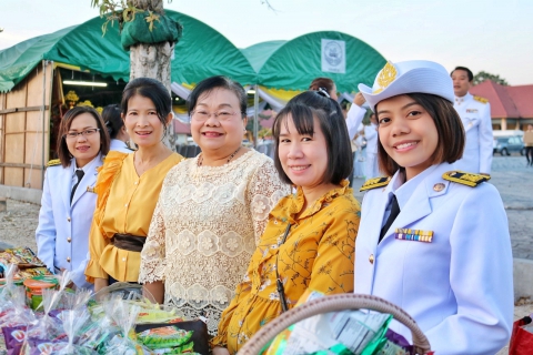 ไฟล์แนบ กปภ.สาขาปทุมธานี เข้าร่วมพิธีตักบาตร ถวายพานพุ่ม และถวายบังคม  เนื่องในโอกาส วันพ่อแห่งชาติ  ประจำปีพุทธศักราช  2562 