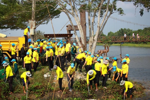 ไฟล์แนบ การประปาส่วนภูมิภาคสาขาชุมพร ร่วมให้การสนับสนุนน้ำดื่มบรรจุขวดตราสัญลักษณ์ กปภ.เนื่องในกิจกรรมจิตอาสาร่วมพัฒนาภูมิทัศน์แม่น้ำลำคลอง