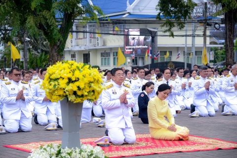 ไฟล์แนบ การประปาส่วนภูมิภาคสาขาชุมพร ร่วมพิธีถวายพานพุ่มดอกไม้และถวายบังคม ณ เวทีบริเวณลานอเนกประสงค์ เทศบาลเมืองชุมพร