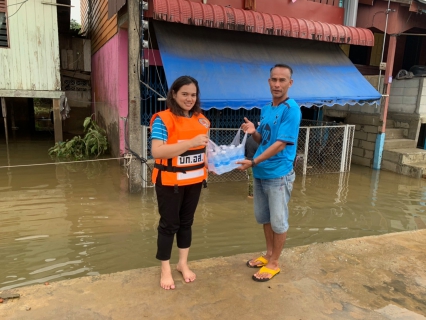 ไฟล์แนบ การประปาส่วนภูมิภาคสาขาสุไหง โก-ลก โดยผู้จัดการอดิศักดิ์ มรรคาเขตต์ พร้อมด้วยหัวหน้างานและพนักงานในสังกัด มอบน้ำดื่มบรรจุขวด ตราสัญลักษณ์ "กปภ."