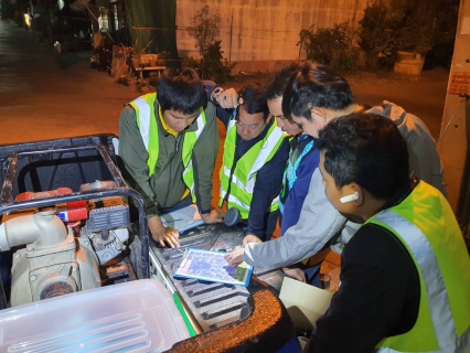 ไฟล์แนบ กปภ.สาขากำแพงเพชร  ออกเดินสำรวจหาท่อแตกท่อรั่ว เพื่อลดปริมาณน้ำสูญเสีย 
