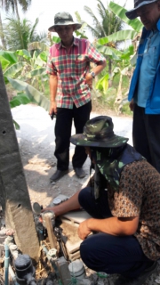 ไฟล์แนบ กปภ.สาขาสามพราน ลงพื้นที่สำรวจหาท่อแตก/รั่ว เพื่อลดน้ำสูญเสียและเพิ่มปริมาณน้ำจำหน่าย