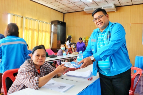 ไฟล์แนบ กปภ.สาขาปทุมธานี ลงพื้นที่จัดโครงการ มุ่ง-มั่น-เพื่อปวงชน เติมใจให้กัน พร้อมให้บริการรับคำร้องขอติดตั้งมาตรวัดน้ำใหม่ให้แก่ประชาชน ครั้งที่ 1 ประจำปี 2563 