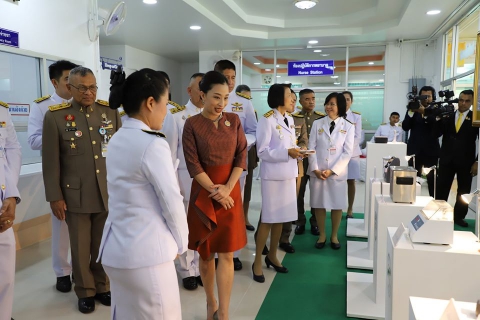 ไฟล์แนบ นายสุริยะ ป้านนาค  ผู้จัดการการประปาส่วนภูมิภาคสาขานครศรีธรรมราช เฝ้ารับเสด็จสมเด็จพระเจ้าลูกเธอ เจ้าฟ้าพัชรกิติยาภา นเรนทิราเทพยวดี กรมหลวงราชสาริณีสิริพัชร มหาวัชรราชธิดา เสด็จแทนพระองค์ พระราชทานเครื่องมือแพทย์ตามโครงการราชทัณฑ์ ปันสุข ทำความ ดี เพื่อชาติ ศาสน์ กษัตริย์ ให้กับเรือนจำกลางนครศรีธรรมราช