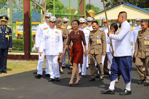 ไฟล์แนบ นายสุริยะ ป้านนาค  ผู้จัดการการประปาส่วนภูมิภาคสาขานครศรีธรรมราช เฝ้ารับเสด็จสมเด็จพระเจ้าลูกเธอ เจ้าฟ้าพัชรกิติยาภา นเรนทิราเทพยวดี กรมหลวงราชสาริณีสิริพัชร มหาวัชรราชธิดา เสด็จแทนพระองค์ พระราชทานเครื่องมือแพทย์ตามโครงการราชทัณฑ์ ปันสุข ทำความ ดี เพื่อชาติ ศาสน์ กษัตริย์ ให้กับเรือนจำกลางนครศรีธรรมราช