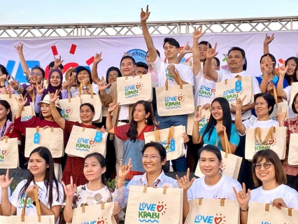 ไฟล์แนบ การประปาส่วนภูมิภาคสาขากระบี่ ร่วมกิจกรรม Love Krabi สู่ krabi goes green ลดงดถุงพลาสติก มอบถุงผ้า เนื่องวันแห่งความรัก พร้อมออกหน่วยบริการน้ำดื่มบรรจุขวดตราสัญลักษณ์ กปภ.เพื่อสนับสนุนกิจกรรมดังกล่าว