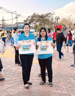 ไฟล์แนบ การประปาส่วนภูมิภาคสาขากระบี่ ร่วมกิจกรรม Love Krabi สู่ krabi goes green ลดงดถุงพลาสติก มอบถุงผ้า เนื่องวันแห่งความรัก พร้อมออกหน่วยบริการน้ำดื่มบรรจุขวดตราสัญลักษณ์ กปภ.เพื่อสนับสนุนกิจกรรมดังกล่าว